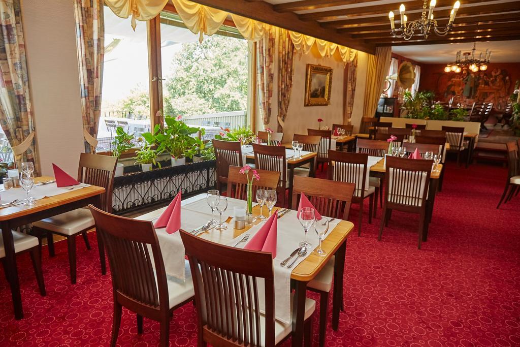 Hotel-Gasthof Die Post Brennerei Frankenhoehe Schillingsfürst Zewnętrze zdjęcie